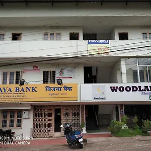  Hotel Woodlands